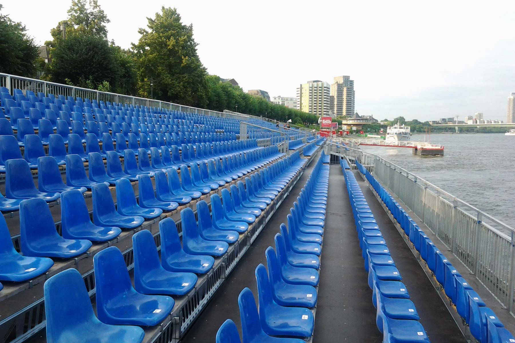 Bender Tribünen, Bühnen und Stadien für Kultur Veranstaltungen Events386